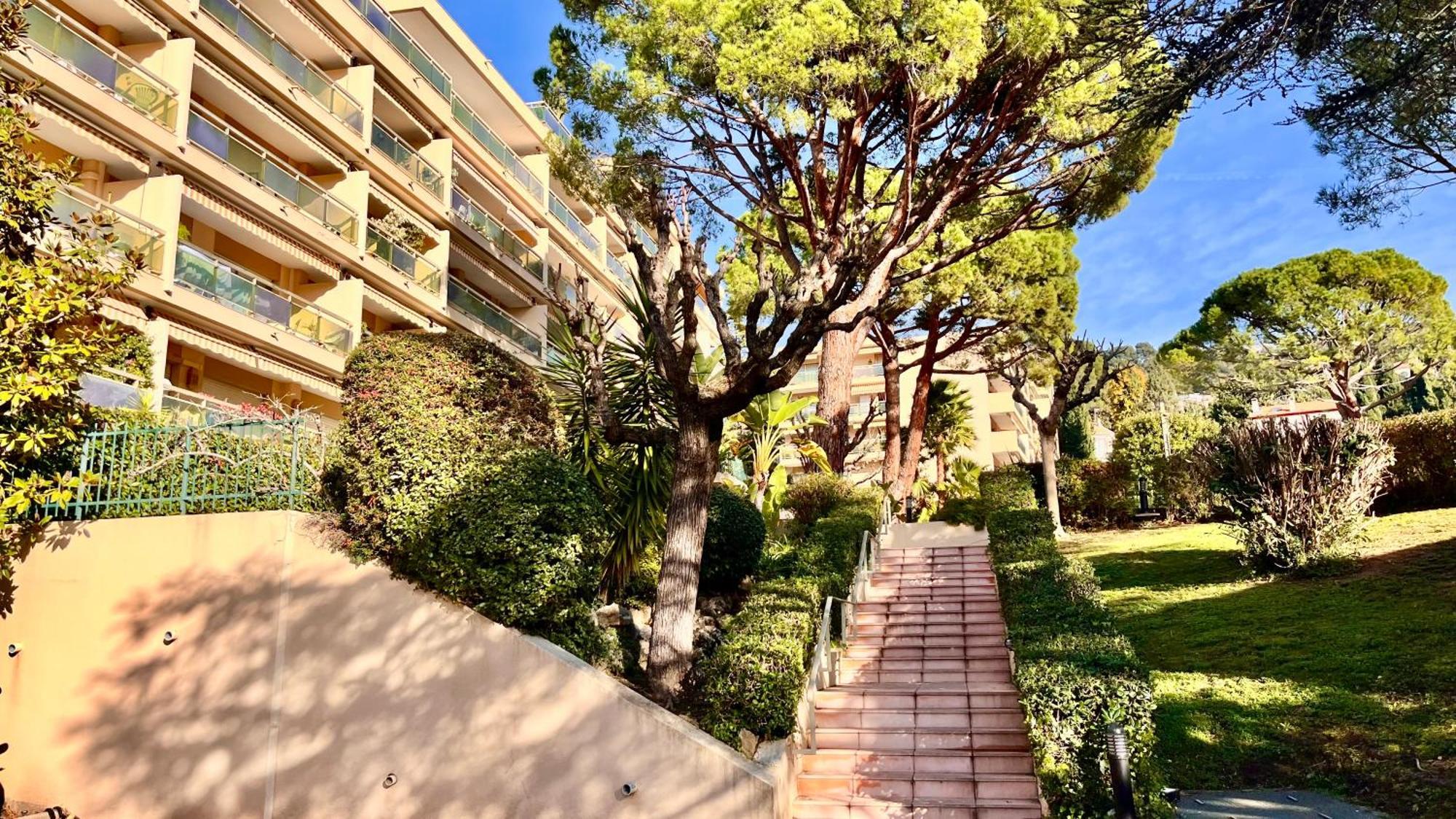 Apartment L'azur - De Standing - Piscine - Parking Le Cannet